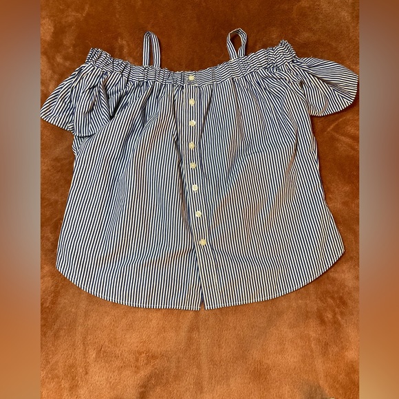 Top Smocked Flowy Strappy Cold Shoulder Tee Size M. - Picture 1 of 6